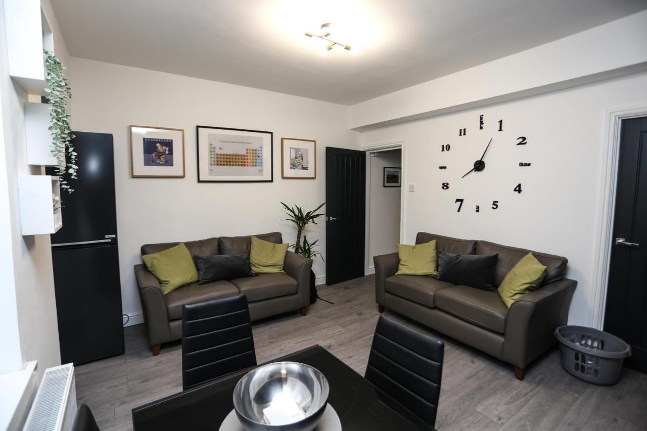 Cheerful 4-Bedroom Home In Sheffield Walkley Exterior photo